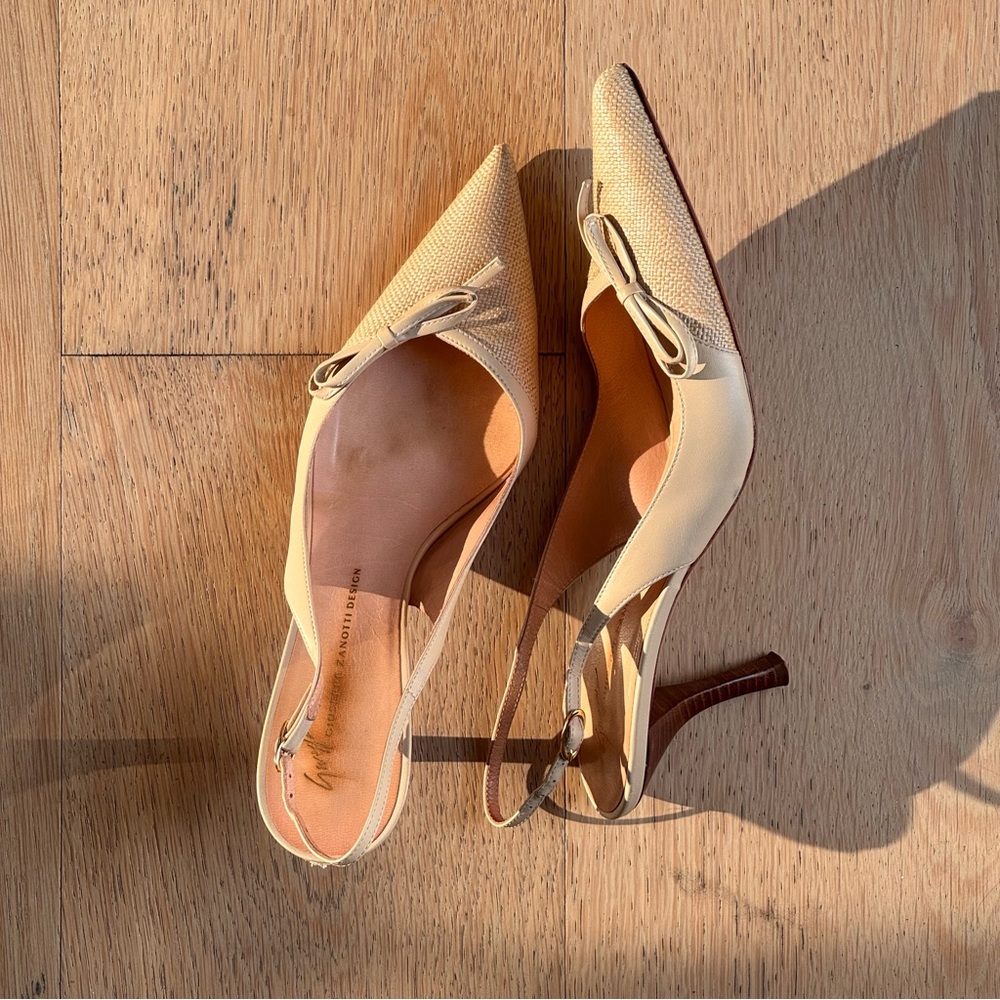 Giuseppe Zanotti Woven Pointed-Toe Slingback Heels – Bow Detail - Picture 2 of 6